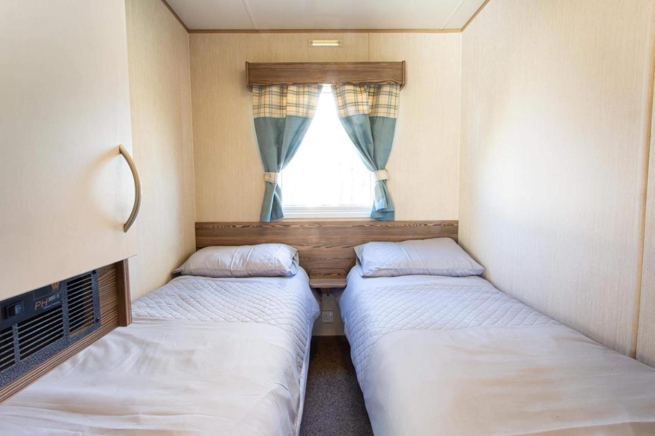 Caravan In Haven Marton Mere Holiday Park Blackpool Exterior photo